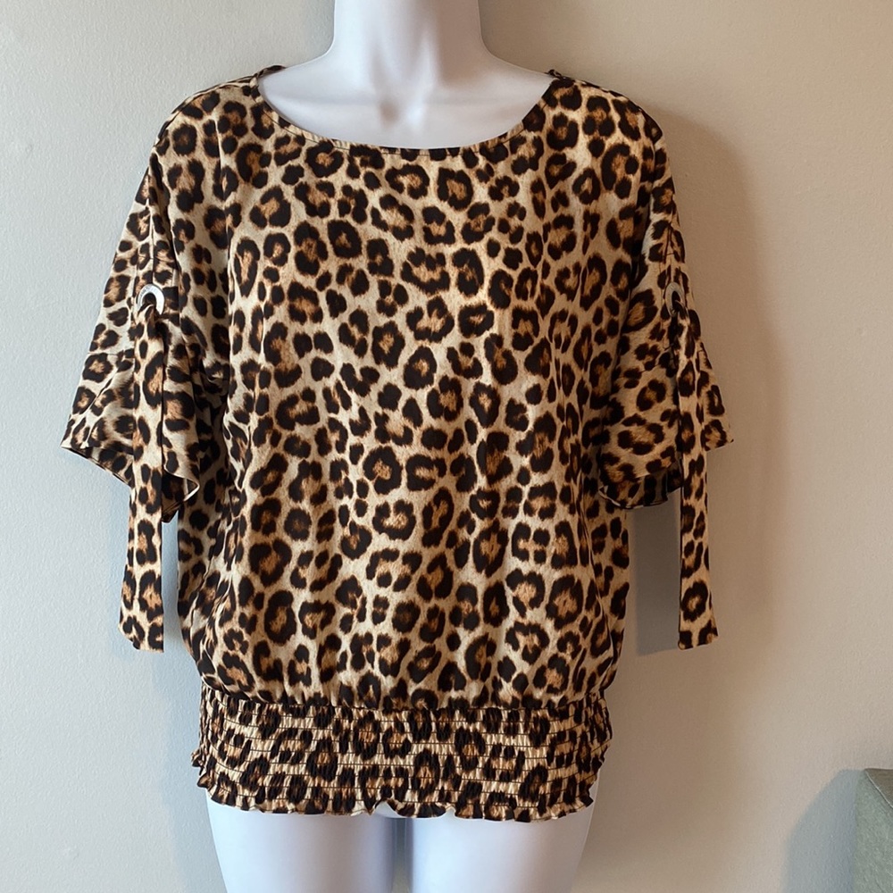 Michael MK Animal Print Metal Grommet Arm Tie Detail Cinched Waist Blous…